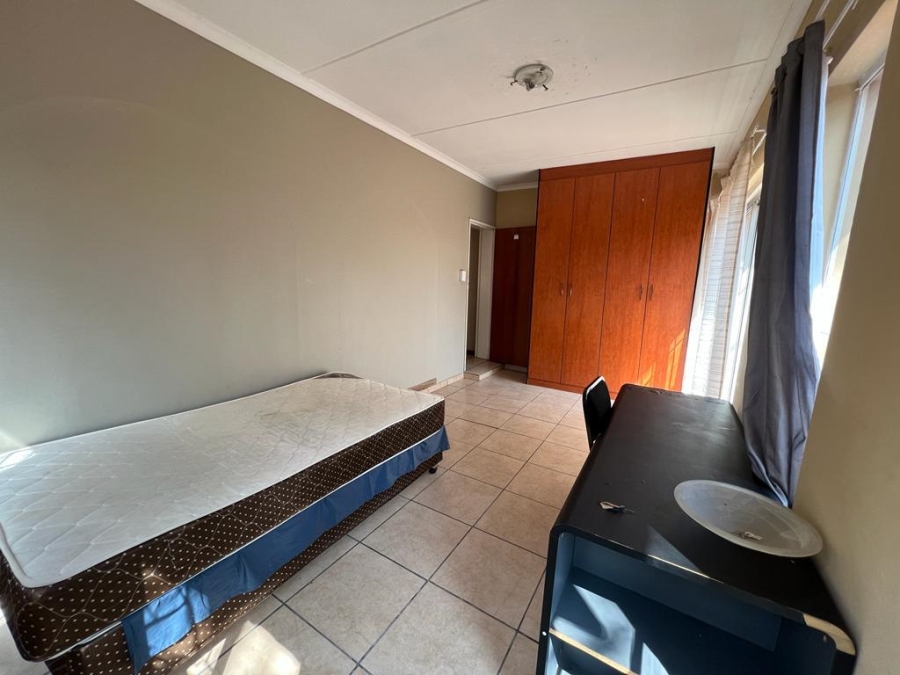 7 Bedroom Property for Sale in Brandwag Free State